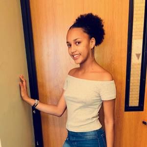 Meet your Posher, Aline